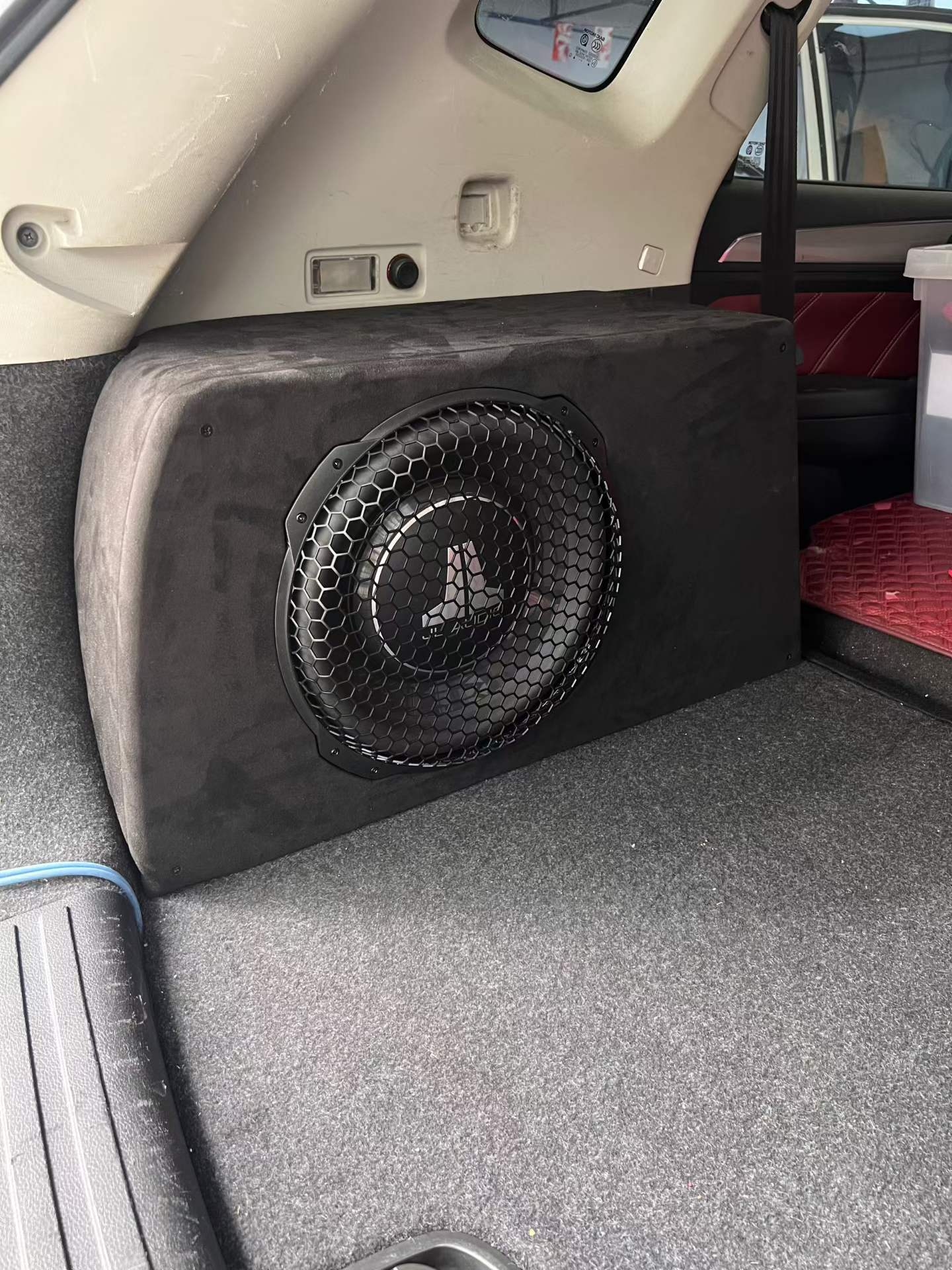 佛山汽车音响调音为什么要找专业门店？一对一声学调校流程解析